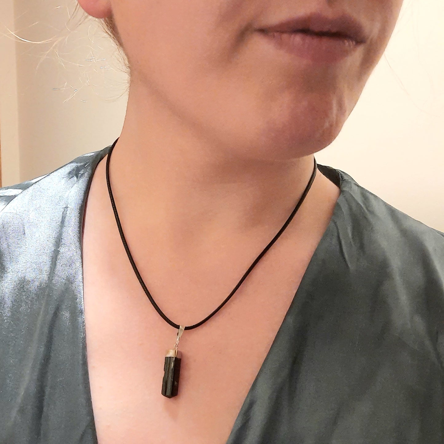 Colgante de Turmalina en bruto con Plata